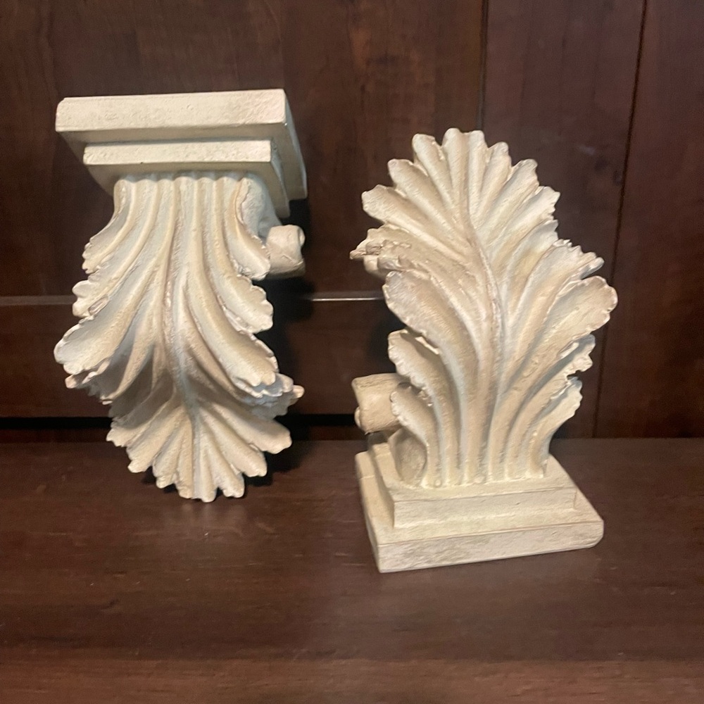 Elegant Cream Decorative Corbels